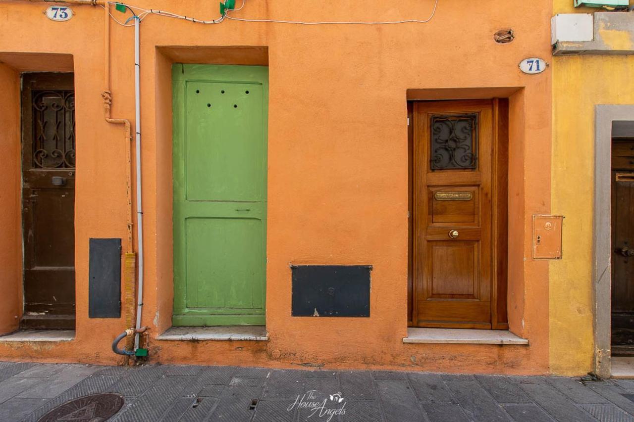 Vista mare e comfort in centro storico Mentone Esterno foto